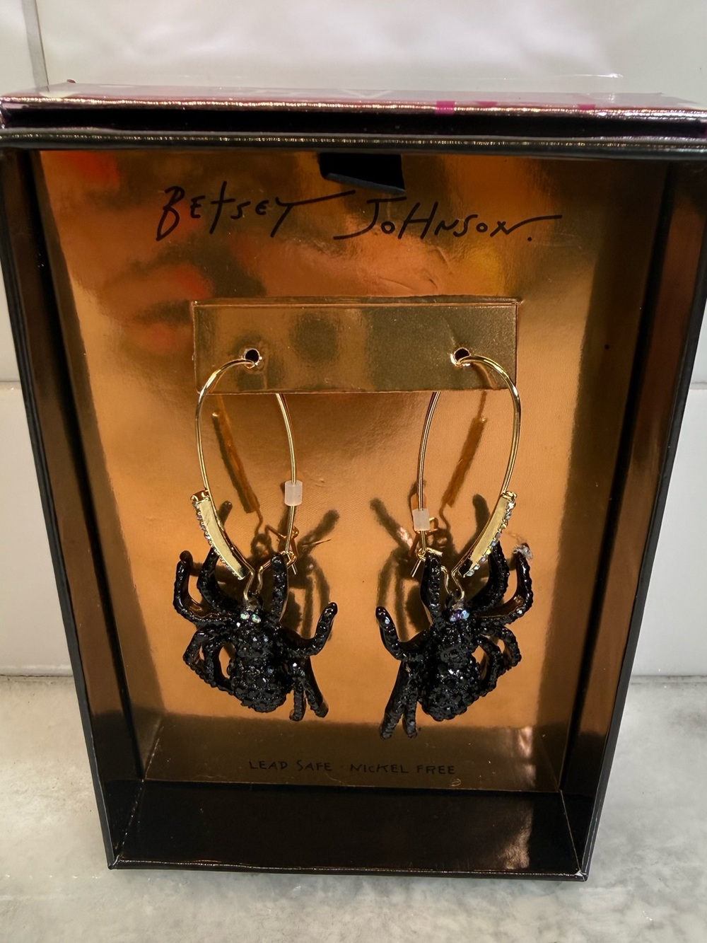Betsey Johnson Spooky HALLOWEEN Spider Creepy Crawly Dangle Earrings NIB